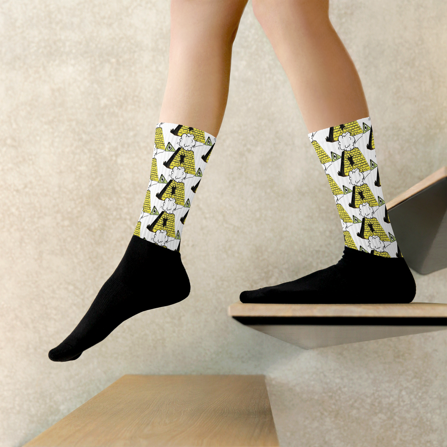 Pyramid Pulverizer Socks